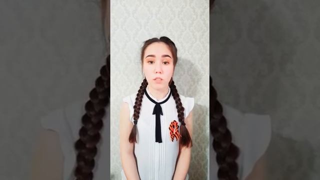 Работы студентов Астраханского колледжа арт-фэшн индустрии к празднованию 75-летия Победы