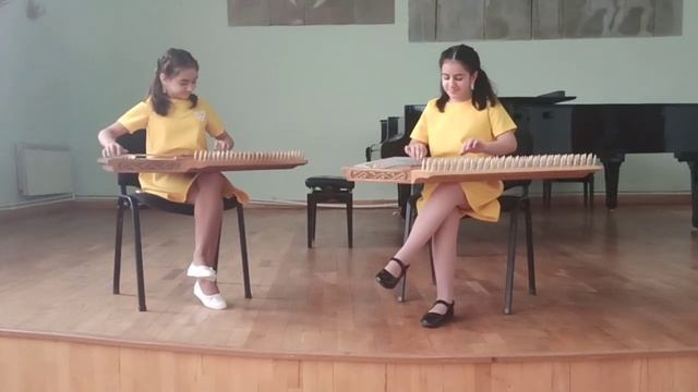 Ани Езекелян и Илона Овеян Армянская народная песня "А смотреть онлайн