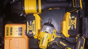 Гайковёрт аккумуляторный DeWALT