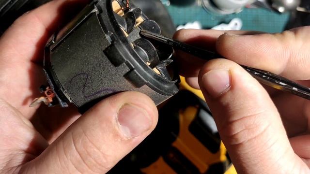 DeWalt DCCS670 FLEXVOLT який не зміг 🥲 з 60В на 20В (частина 1) #dewalt смотреть онлайн