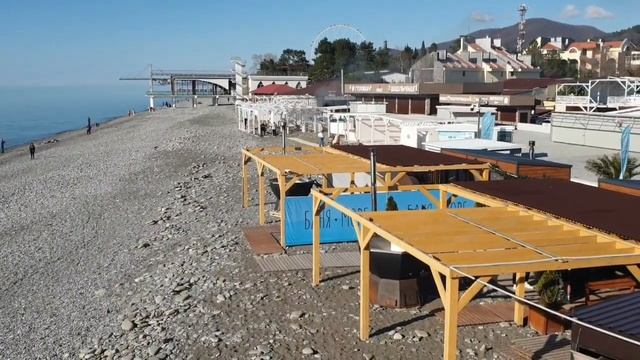 Купальный сезон в 2025 году открылся январе. Пляж Баграт