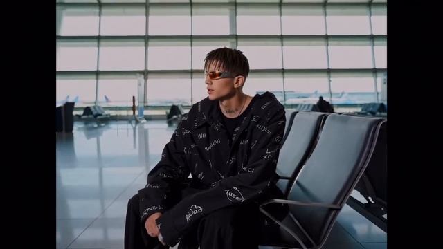 AEROFLOT 143 – Navai ft. Элджей | Mood video 2025 смотреть онлайн