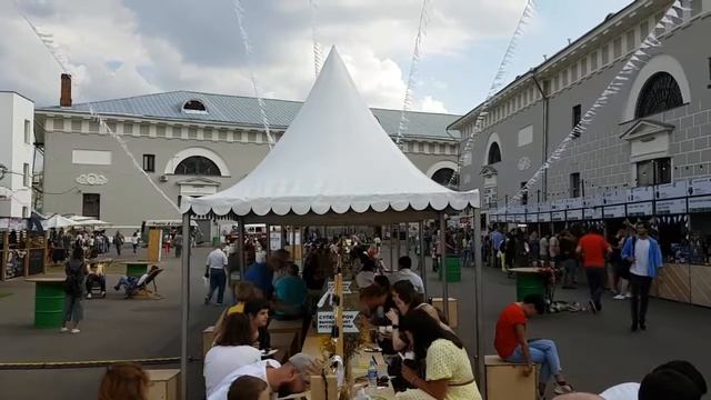 Маркет местной еды в Музее Москвы смотреть онлайн