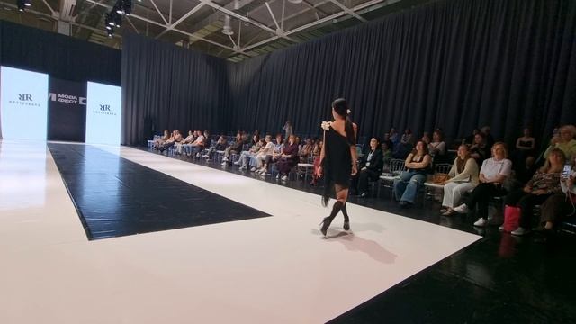 Дети модели профессионально представили бренд Ирина Ревицкая на МОДА ФЕСТ ЮГА РОССИИ 2025! смотреть онлайн