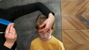 Как подстричь челку девочке дома: пошаговый урок для м