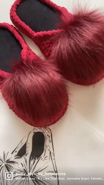 Вязаные тапочки из плюшевой пряжи!очень тёплые и уютные♥️ смотреть онлайн