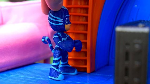 Ромео оставил город без связи! ⚡📡 Герои в масках ищут смотреть онлайн