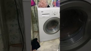 Отжимает стиралка beko