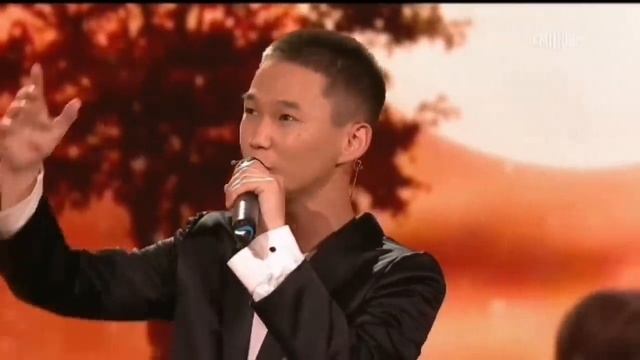 Денберел Ооржак спел под аккомпанемент Игоря Крутого,