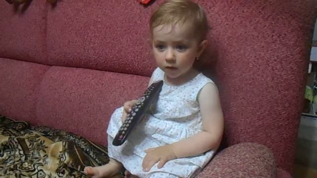 Пульт - невероятная игрушка.Милана 1г.10мес.