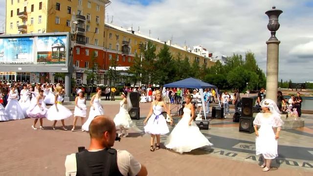 Танец. Карнавал невест 2011. Барнаул 1080р