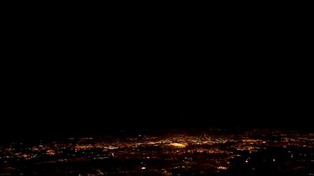 Посадка в самолёт, полёт над ночным Нью-Йорком