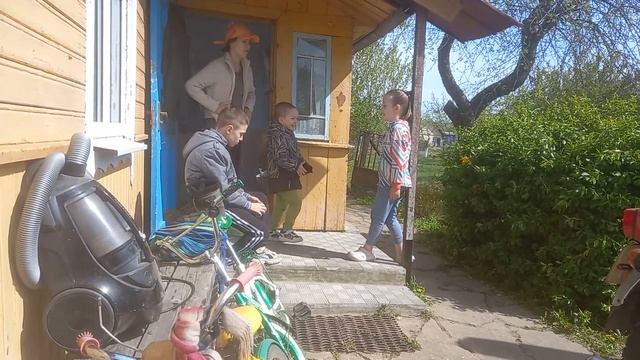 ЛЕПЕШКИ, 28.04.2025.ДЕТЯМ В ДЕРЕВНЕ РАЗДОЛЬЕ...