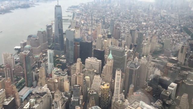 Вид на даунтаун Манхэттана с высоты 2000 футов смотреть онлайн