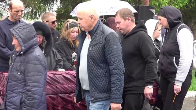 Светлая память героям: прощание с защитниками Родины Василием Комаровым и Владиславом Лешковым смотреть онлайн