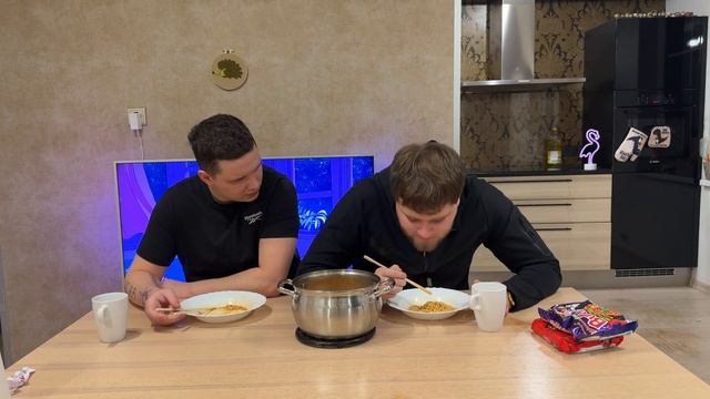 Самая острая лапша на двоих/ Buldak Челлендж