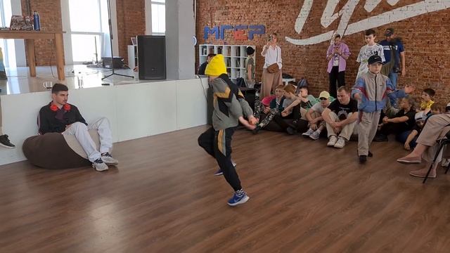 Брейк. Батлл 2*2 смотреть онлайн