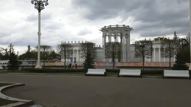 Павильоны ВДНХ и фонтаны. смотреть онлайн