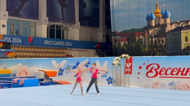 СмП 3 спортивный,  Сухорукова Мария -  Балтрушайтис Михаил, Балансовое упражнение