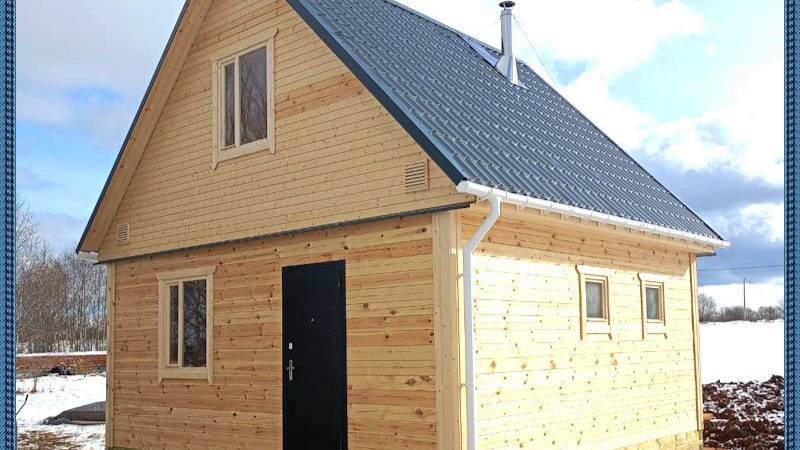 В баню ходить — тело мыть, а не водку пить! Чудесная баня 6х6 с мансардой под двухскатной кровлей смотреть онлайн