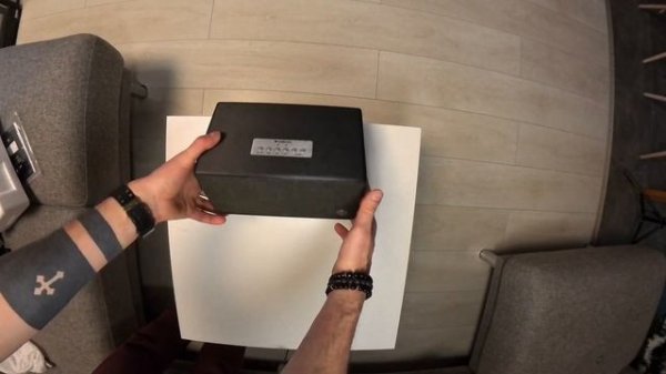 Распаковка Audio Pro BT5.