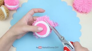 Новинка! Как сделать помпон Macaroon подвеску из ниток! Pom p
