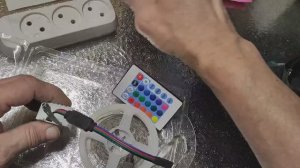 Подсветка потолка светодиодной лентой.