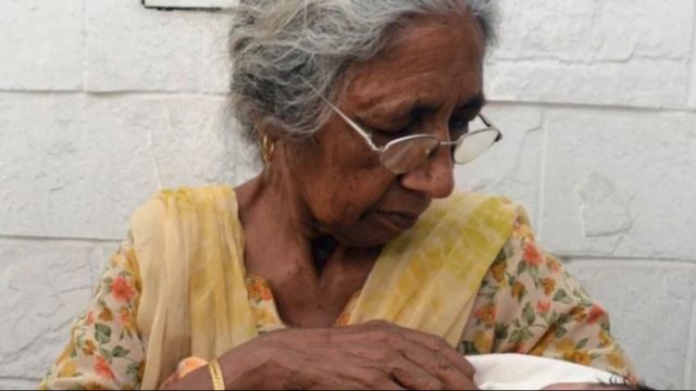 Женщина в 70 лет впервые рожает. Вот что говорит ее муж,