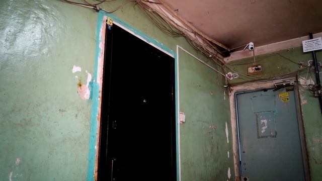 «Я ЗА ТОБОЙ СЛЕЖУ»: СОСЕД УСТАНОВИЛ КАМЕРУ В ПОДЪЕЗДЕ смотреть онлайн