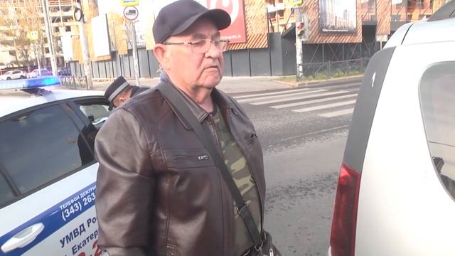 Автобус с 50 пассажирами атаковал поворотливый "Ларгус смотреть онлайн