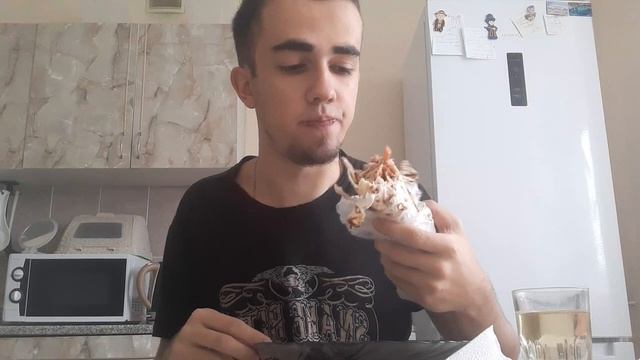 Мукбанг шаурма классическая с Курицей Чай липтон Инва смотреть онлайн