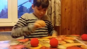 Фокусы с поролоновыми шариками