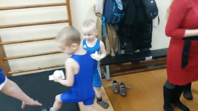 День рождения тренера. Раздача плюшек.