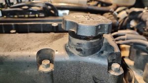 Почему прыгает КРЫШКА Масло заливной горловины? Мне д?