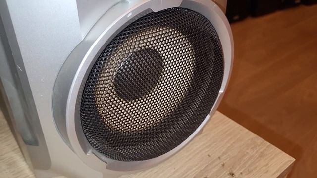 Музыкальный центр Sony MHC-RG110 смотреть онлайн