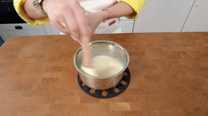 Муссовый десерт в форме кролика на Пасху.