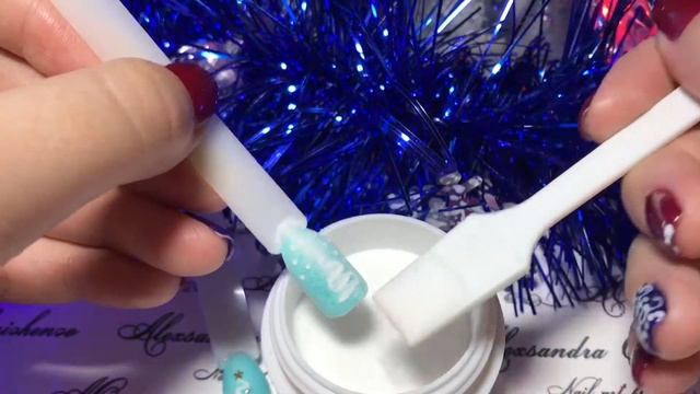 Зимний дизайн ногтей 