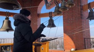 Колокольный звон после Литургии в храме иконы Божьей Матери «Всех Скорбящих Радость» г. Лангепас.