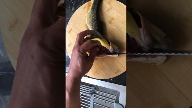 Очень вкусная жареная рыба 🔥🔥🔥 смотреть онлайн