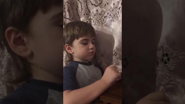 Дай планшет ПОЖАЛУЙСТААА!