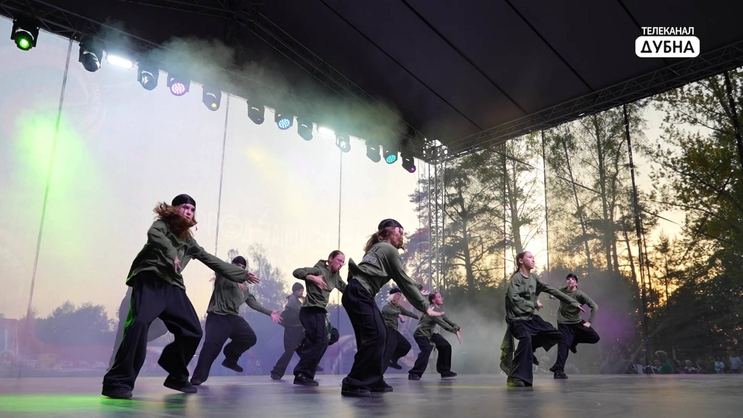 В Дубне состоялся концерт нового сезона фестиваля «Город танцует в парках» смотреть онлайн