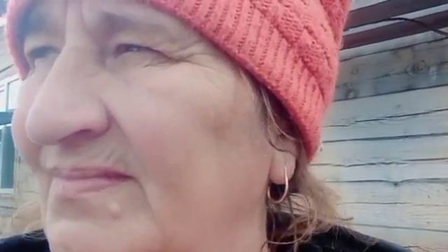 Живу в деревне.Пеку вкусные булочки и пасху...