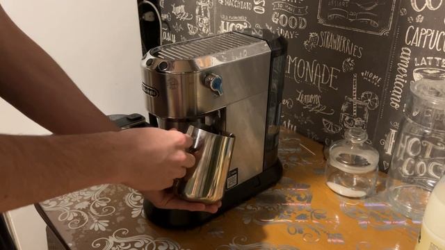 Как использовать DeLonghi Dedica EC 685.M смотреть онлайн