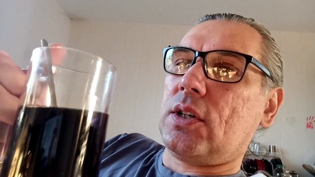 Пью и дегустирую кофе фирмы JARDIN - KENYA KILIMANJARO