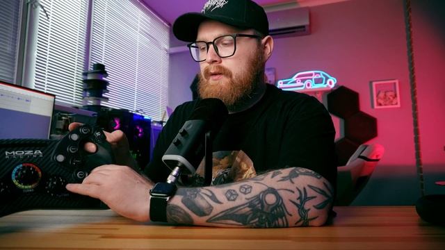 MOZA KS - почти идеальный руль который тебе нужен.