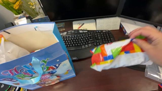Мой день рождения в офисе в Нью-Йорке смотреть онлайн