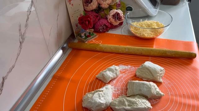 Хачапури с сыром на кефире рецепт. Үйде айран болса ха?