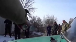 Два парня отбились от целой толпы шакалов из ТЦК и Полиции. Как? Смотри!