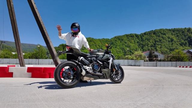 Обзор владельца DUCATI Streetfighter V2