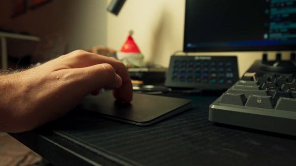 Однорукий монтаж / обзор на Apple Magic Trackpad 3 (2?)